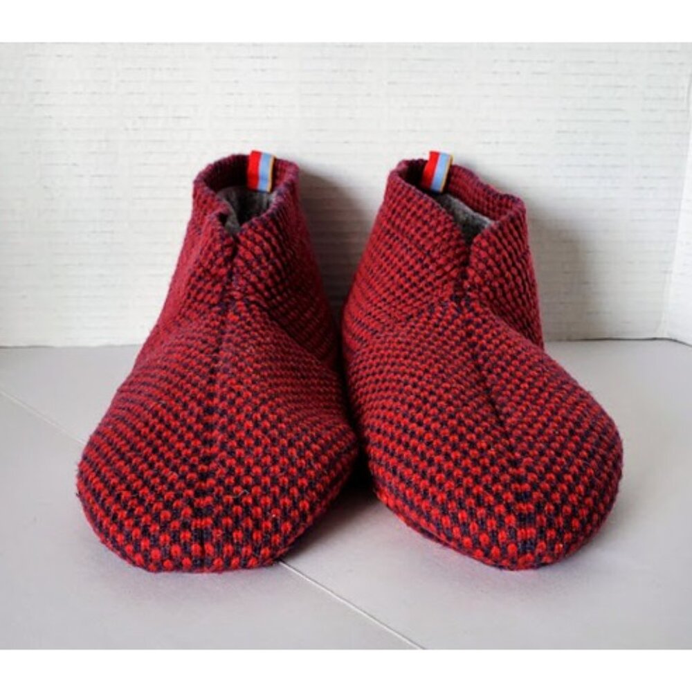 Bombas Gripper Slipper Red Socks Cozy Knit House Shoes Booties Sz L Loungewear